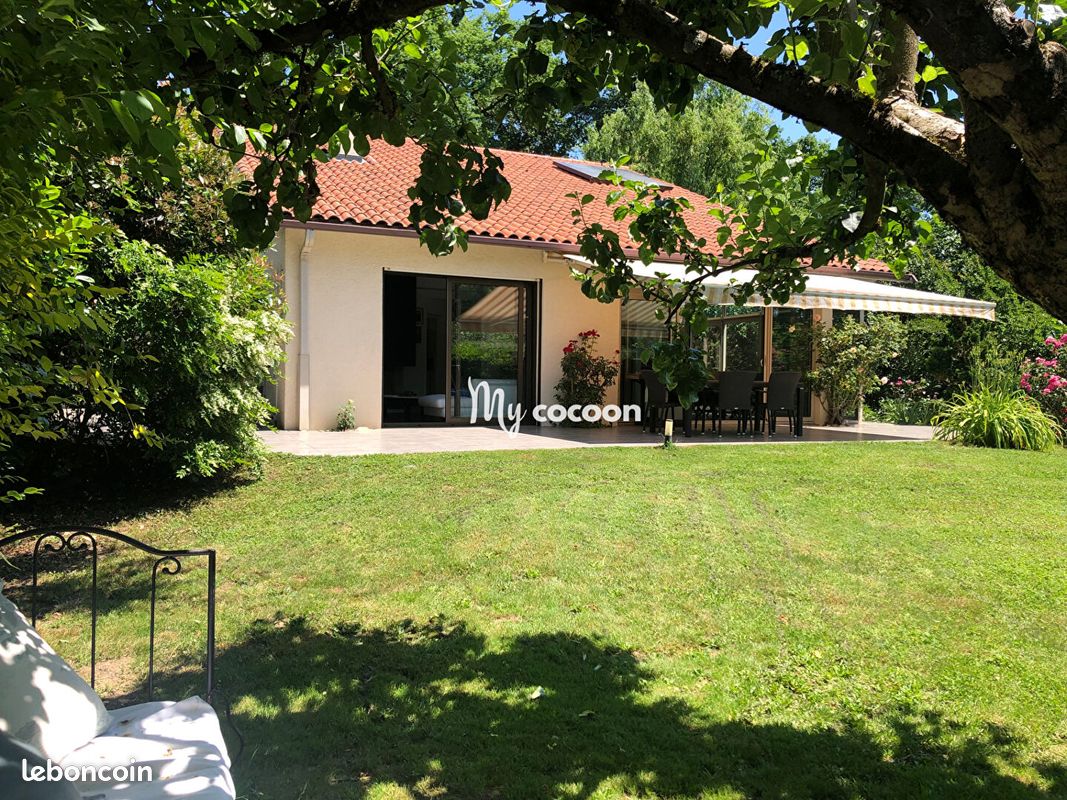 Maison 8 pièces 251 m² · à Écully · 251 m² · 850 000 €