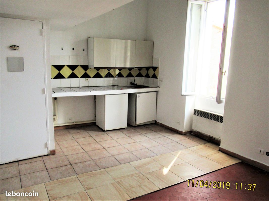 Appartement 2 pièces 27 m² · à Marseille · 27 m² · 560 €/mois