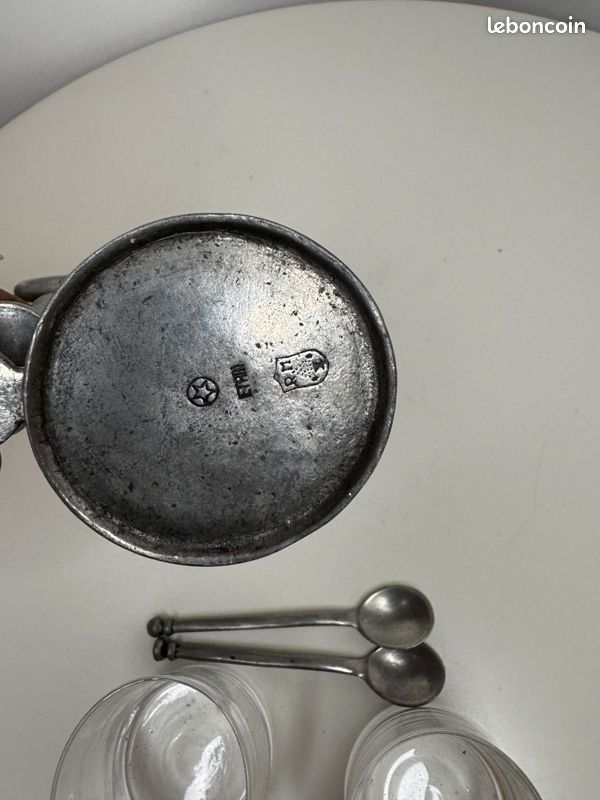 Serviteur de table ancien en étain – Roland Moreau (image 4)