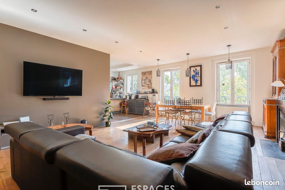 Appartement 5 pièces 196 m² · à Caluire-Et-Cuire · 196 m² · 699 000 €