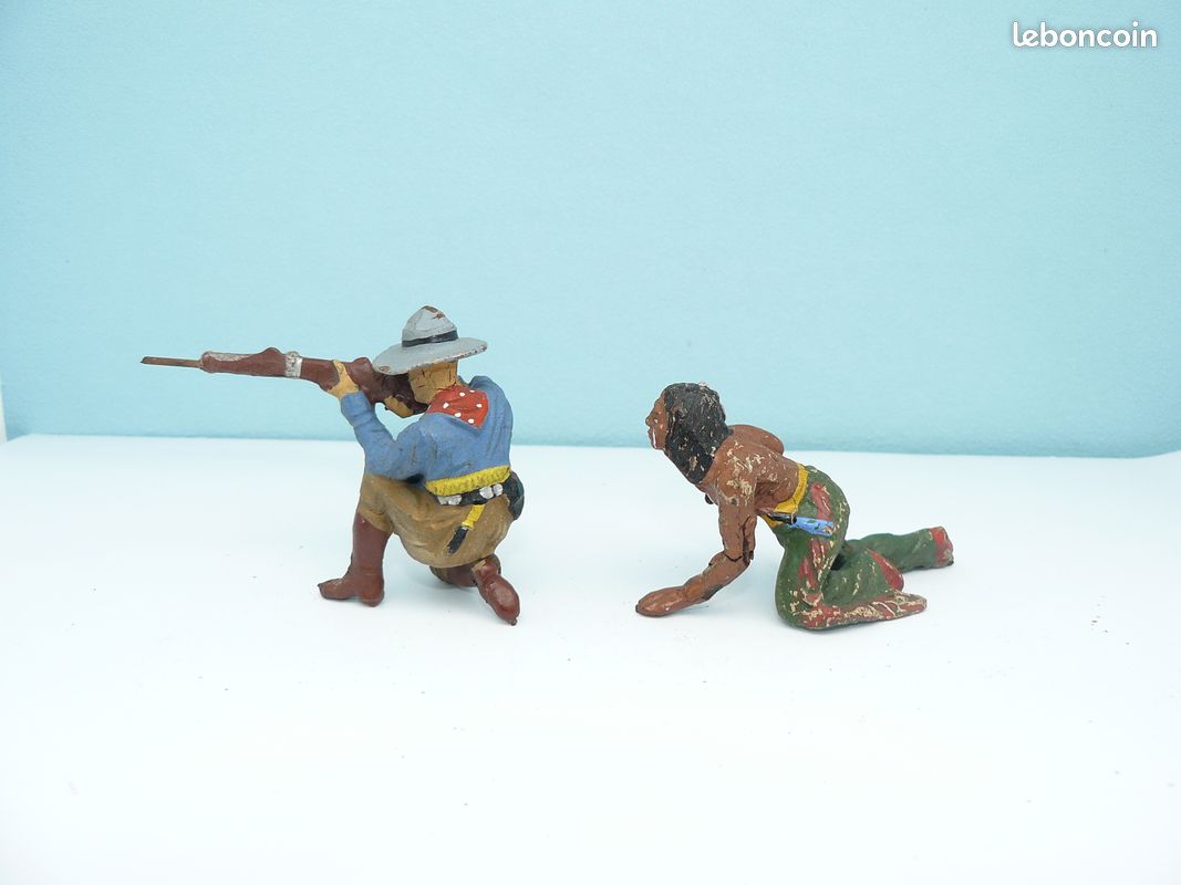 Lot De 4 Soldats Indiens Et Cow-boys Plastique Cyrnos (style Starlux) - Années 50-60 - Occasion Vintage