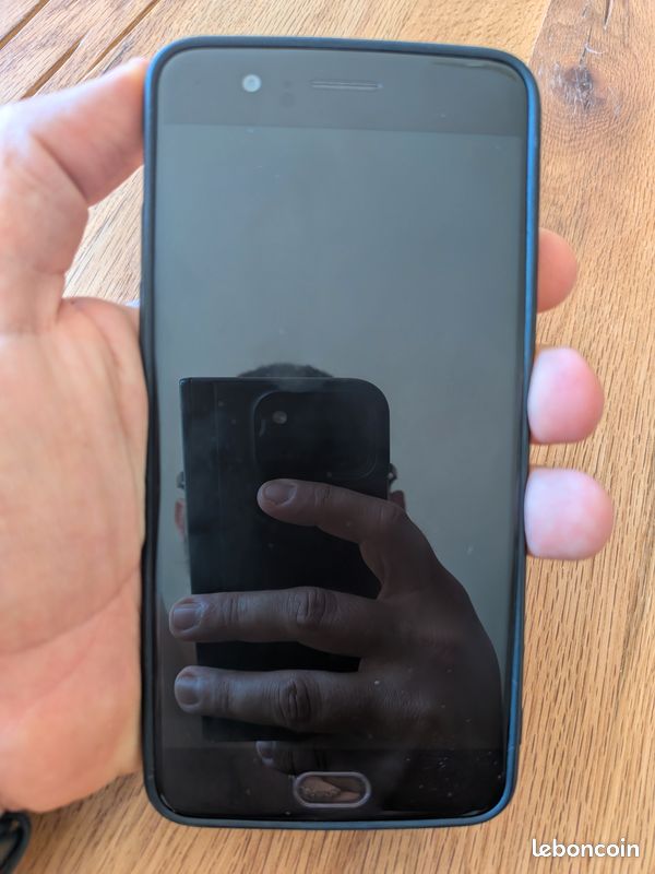 OnePlus 5 128 Go / 8 Go RAM - Batterie à remplacer - Fonctionnel (image 1)