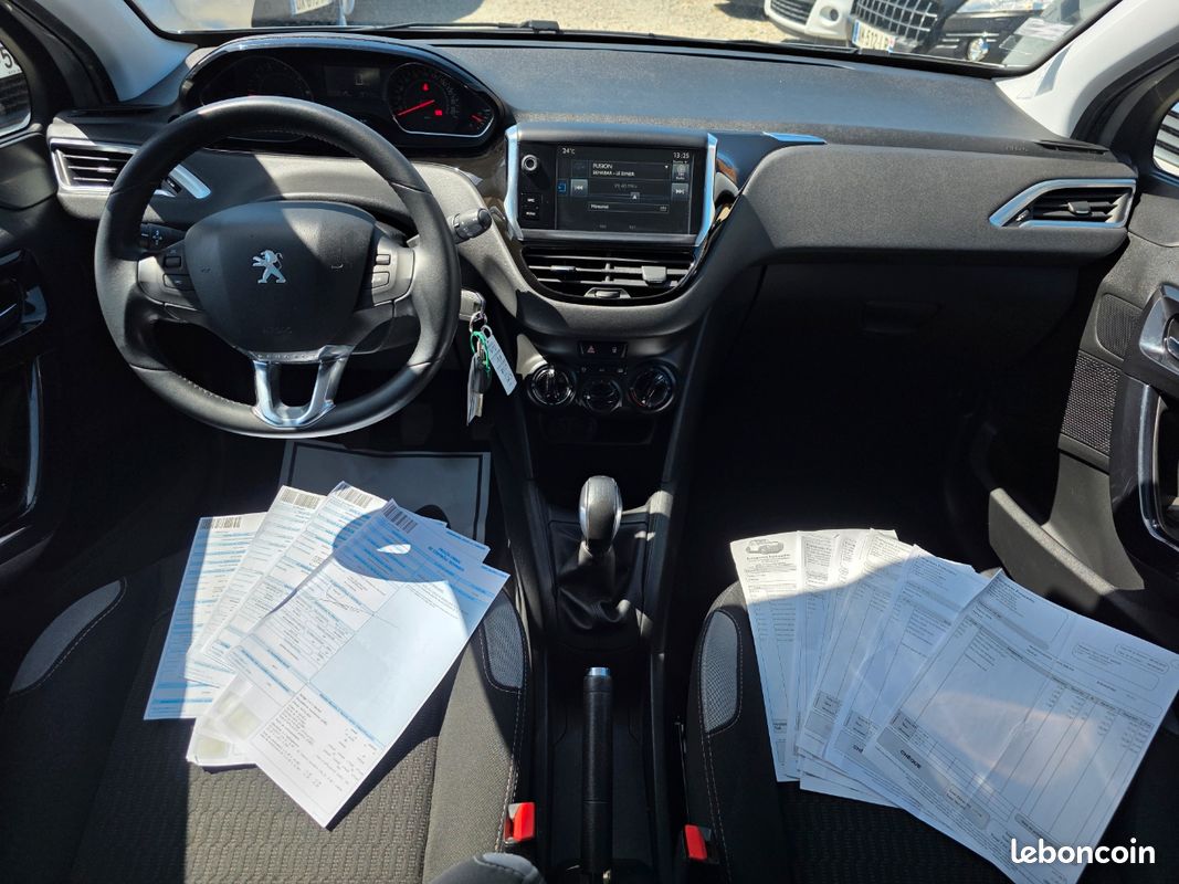 Peugeot 208 1.2 VTI 82 CV 5 PORTES (image 5)