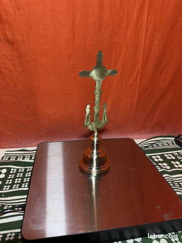 Ancien Crucifix d'Autel en Laiton / Bronze - Style Baroque avec Anges (image 2)