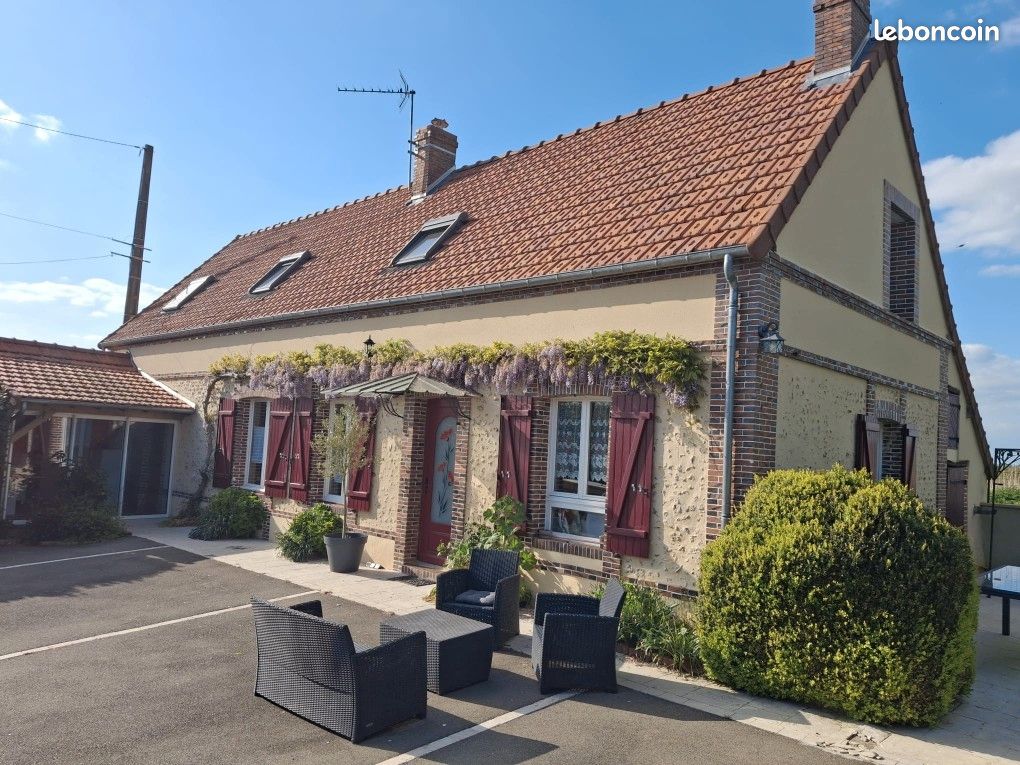 Maison 6 pièces 140 m² · à Courville-sur-Eure · 140 m² · 238 000 €
