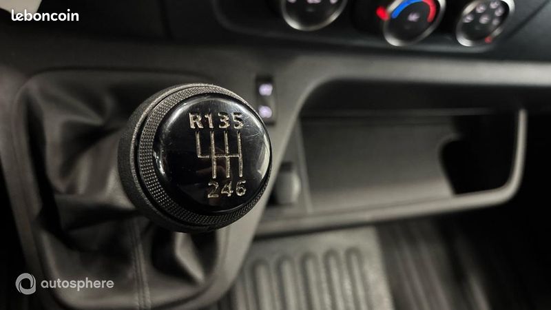 Renault Master Véhicule utilitaire ou Société F3500 L3H3 2.3 Blue dCi 135ch Confort Euro6E (image 19)