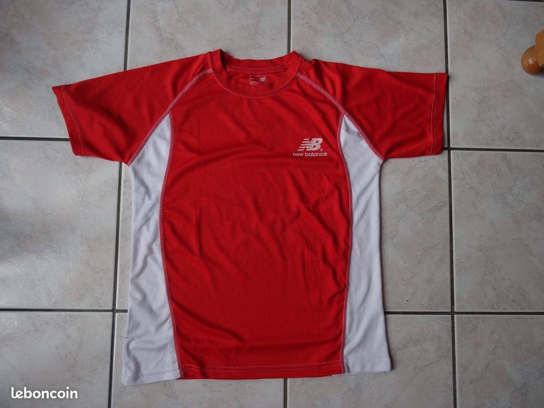 Tee shirt de sport rouge et blanc taille L (image 1)