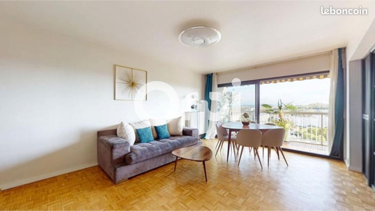 Appartement 4 pièces 96 m² · à Bron · 96 m² · 240 000 €