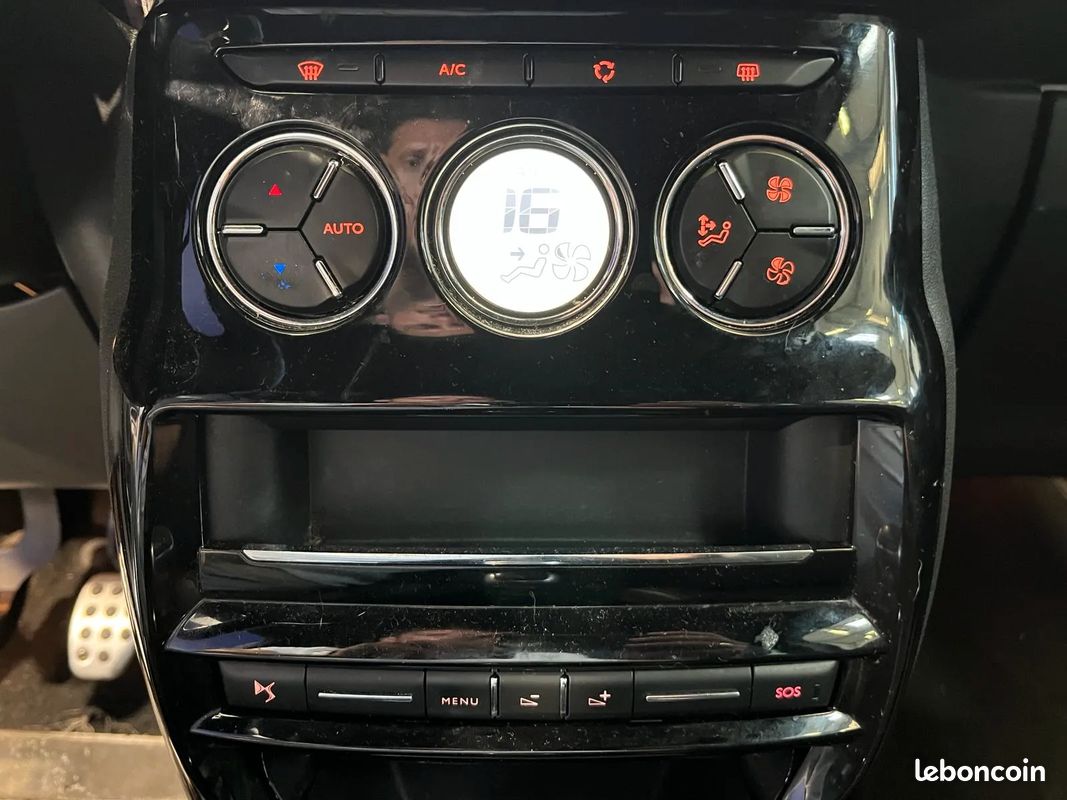 DS DS 3 1.2 110ch PERFORMANCE LINE - 2017 - Phares LED - Jantes alliage (image 14)