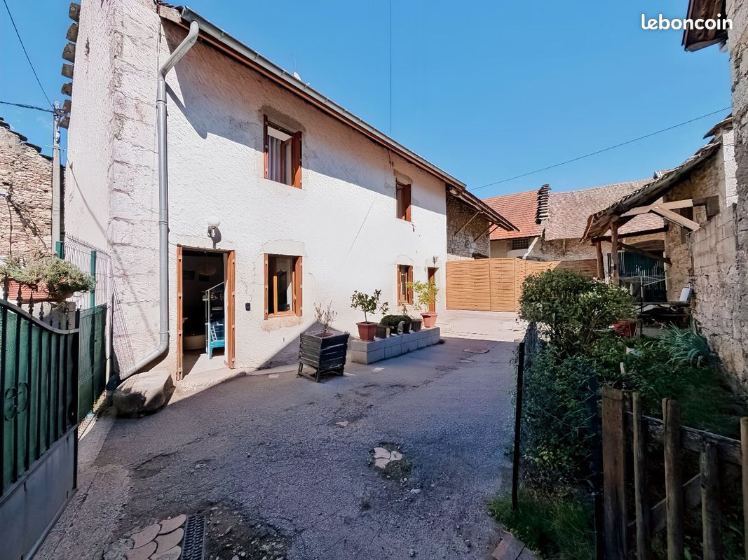 Maison 5 pièces 108 m² · à Colomieu · 108 m² · 195 000 €