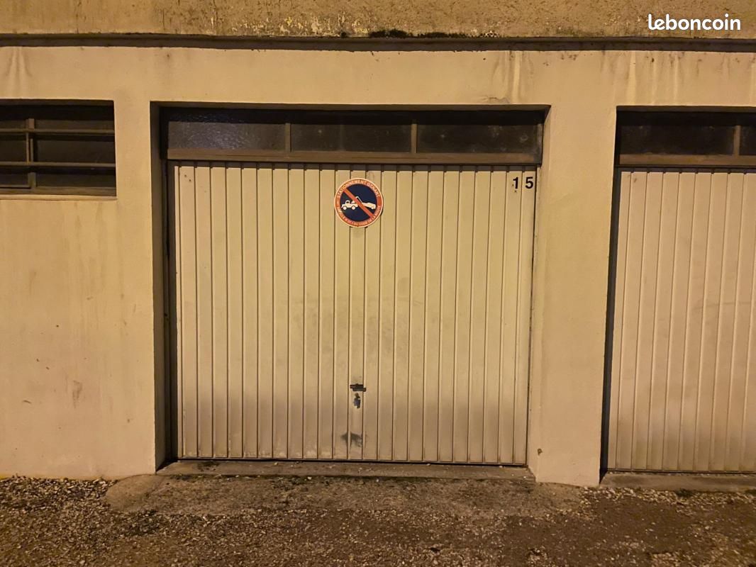 Parking 14 m² · à La Chapelle-Saint-Mesmin · 14 m² · 72 €