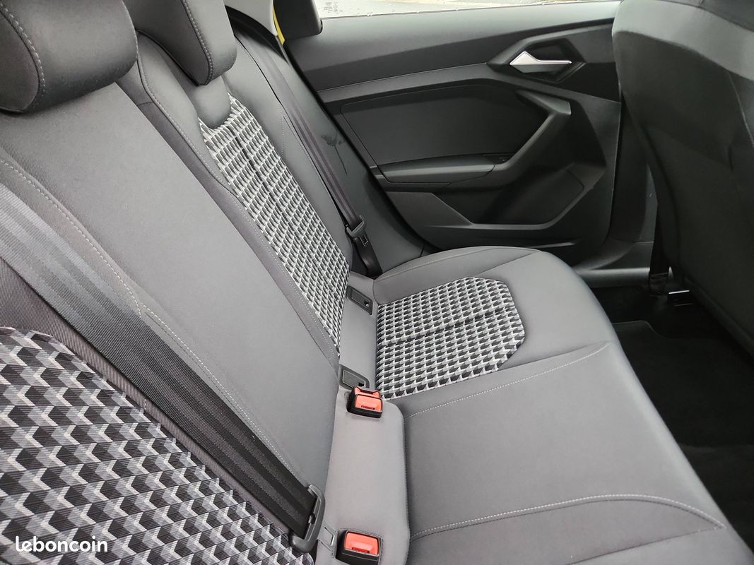 AUDI A1 Allstreet 30 TFSI 110 ch S tronic 7 Design (image 26)