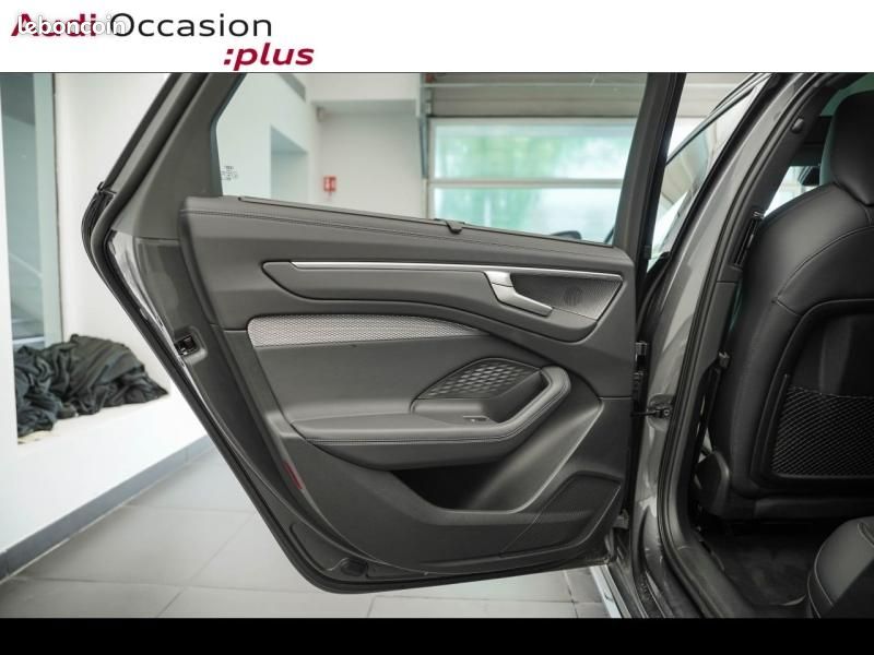 Audi A6 Avant 2.0 TFSI 299ch e-hybrid S line Quattro S tronic 7 (image 19)
