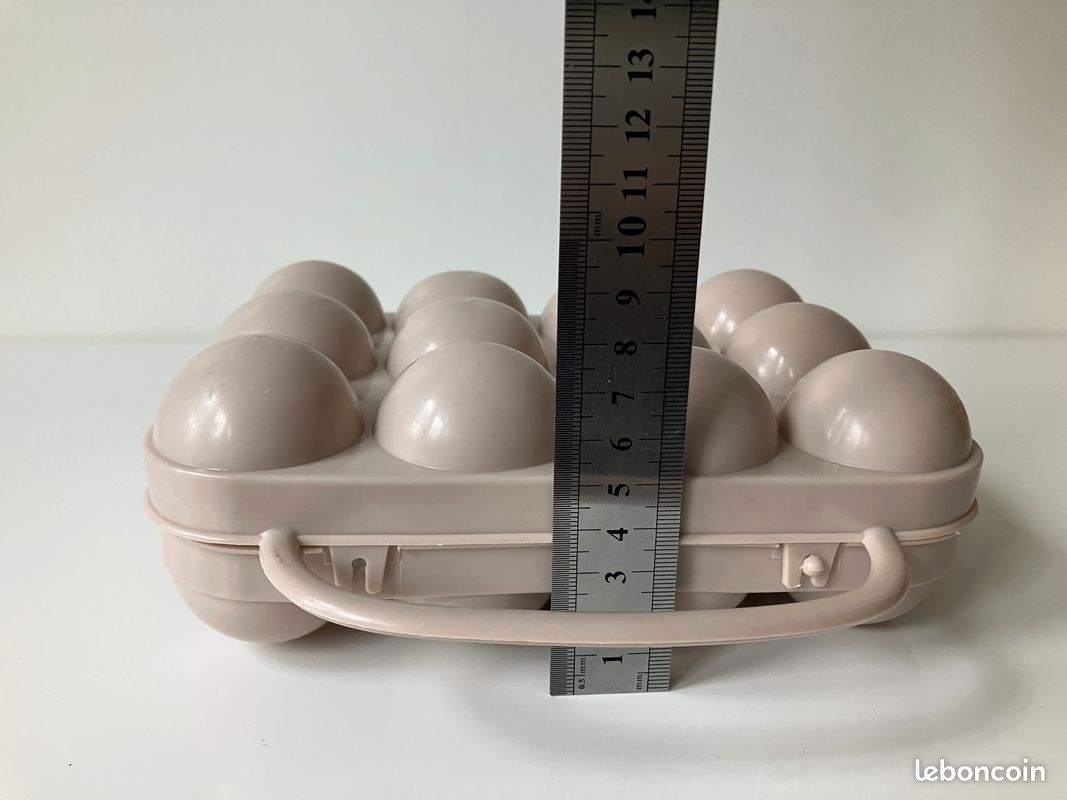 Boîte à œufs Vintage Plastique Gris – 12 Places – Années 1970