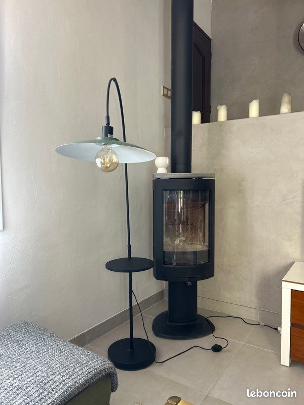 Lampadaire avec tablette (image 6)