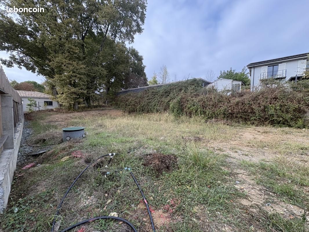Terrain 401 m² · à Tresses · 135 000 €