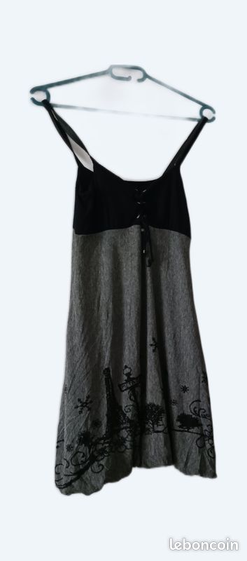 Robe (image 1)