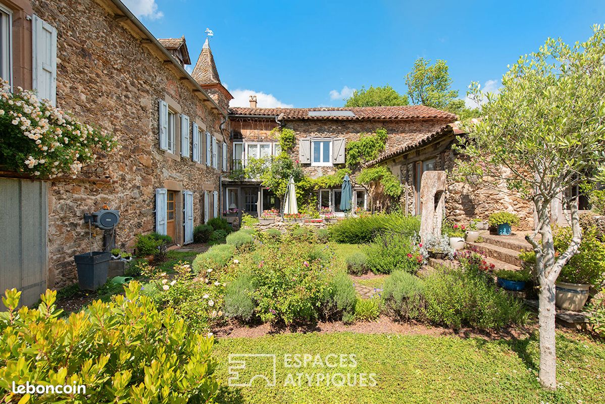 Maison 11 pièces 325 m² · à Rodez · 325 m² · 490 000 €