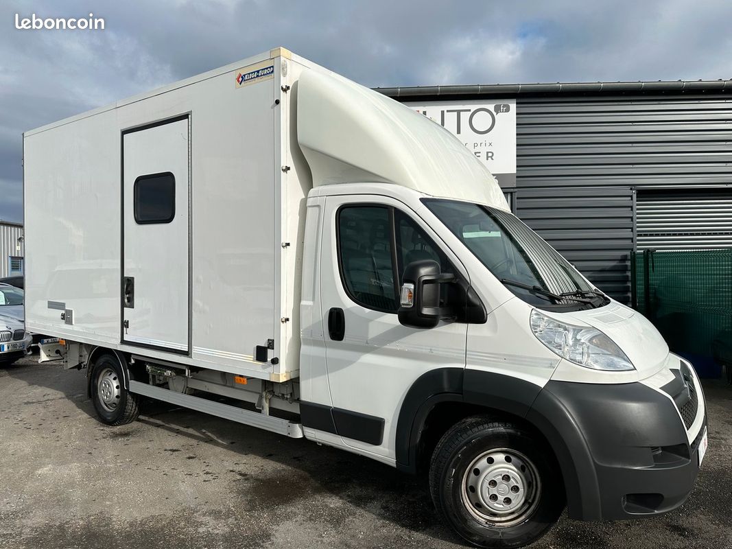 Camions légers Citroen Jumper 3.0 à vendre, achat de camions