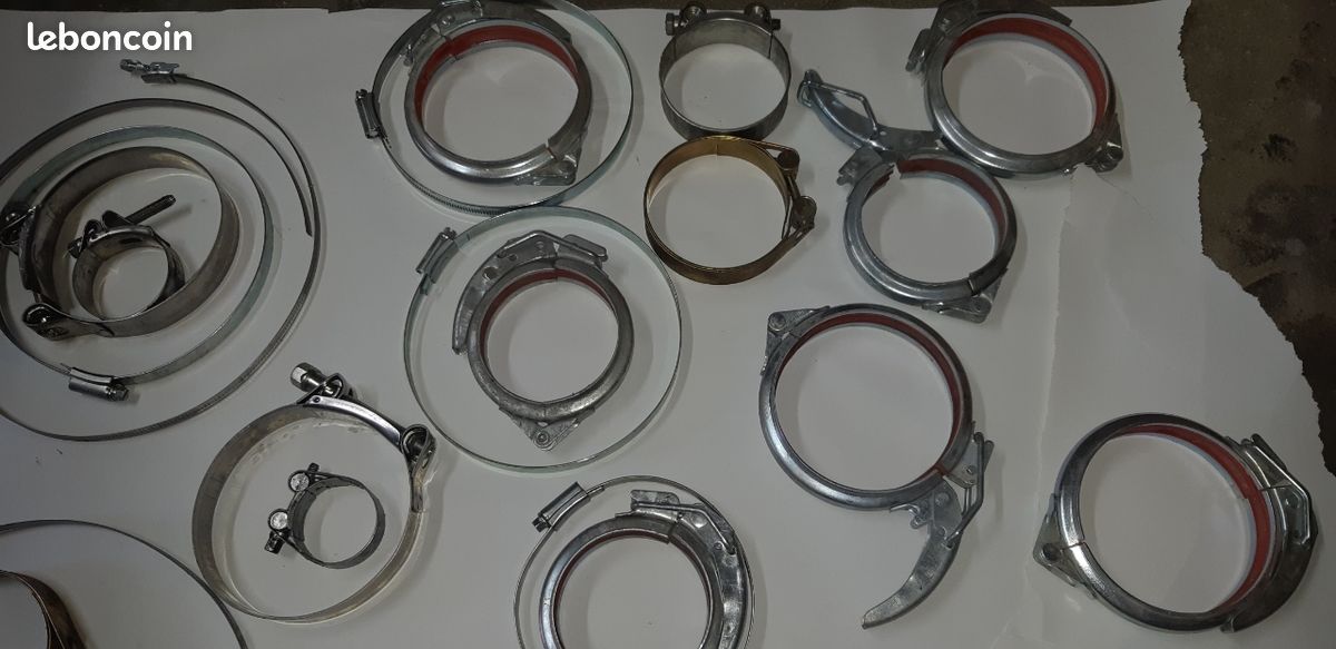 Lot de colliers différents (image 3)