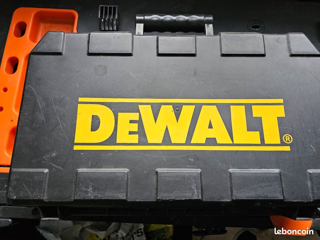 Perceuse à percussion DeWALT D21805 avec coffret (image 3)