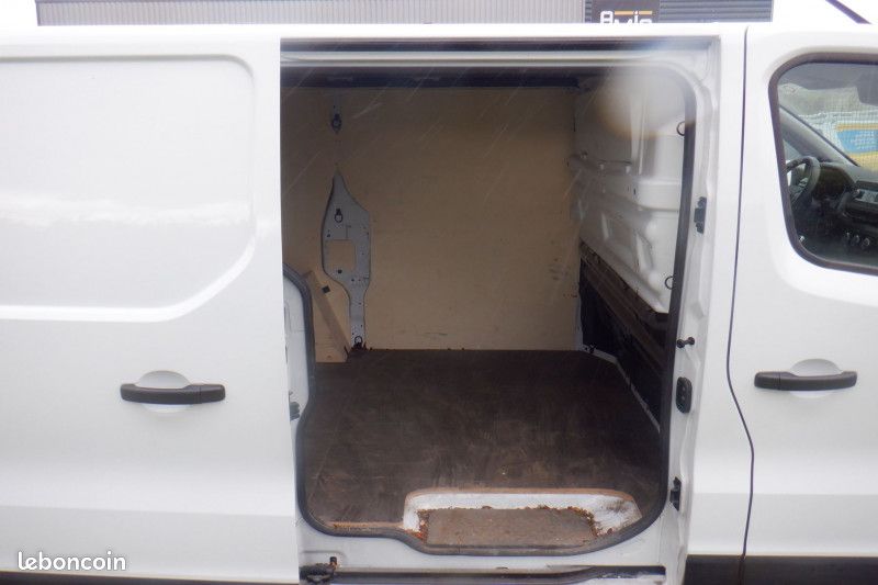 Renault TRAFIC III FG L1H1 3T 2.0 BLUE DCI 130CH ADVANCE -24 (image 9)