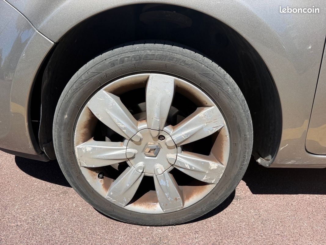 RENAULT CLIO III INITIALE 1.6 16V BA 110Ch Garantie 12 mois (image 15)