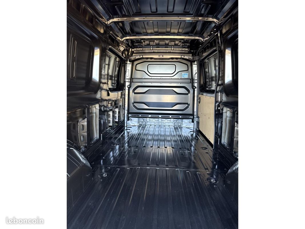 RENAULT MASTER Extra 3t5 L3H2 2.0 dCi - 150 2026 IV FOURGON Fourgon L3H2 Traction (image 12)