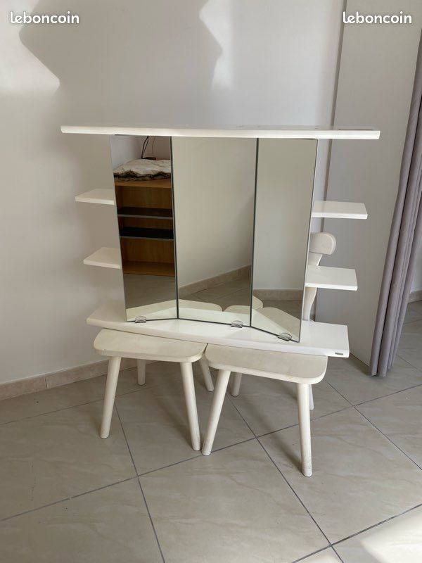 Armoire de Toilette / Meuble de Rangement Haut Salle de Bain Mural Suspendu avec 3 Portes Miroir + Éclairage - Très Bon État (image 3)