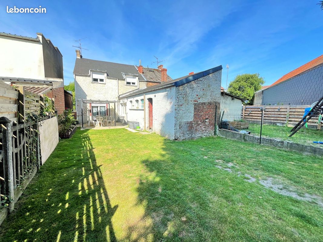 Maison 8 pièces 112 m² · à Feignies · 112 m² · 79 500 €