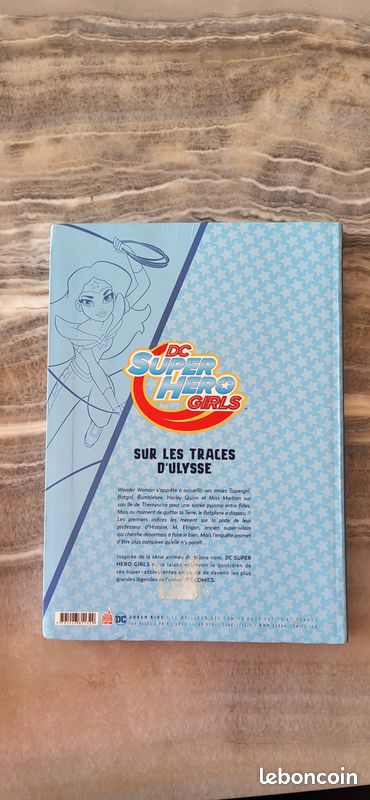 Lot de 3 livres DC Comics Super Hero Girls (image 4)