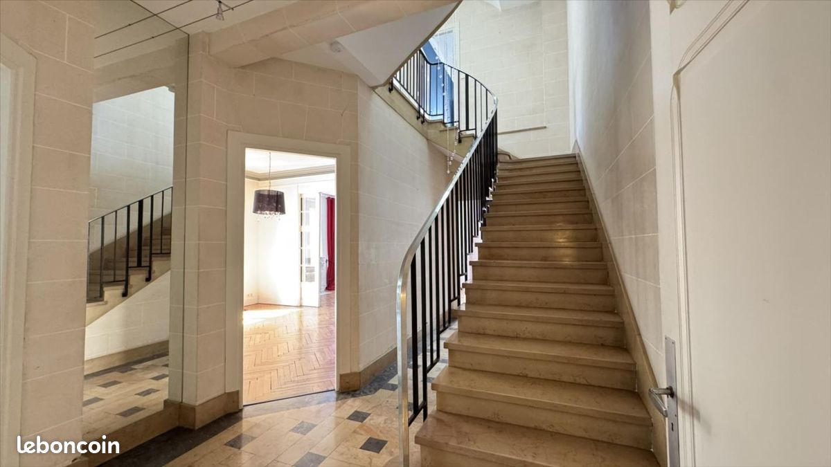 Maison 8 pièces 266 m² · à Nancy · 266 m² · 2 200 €