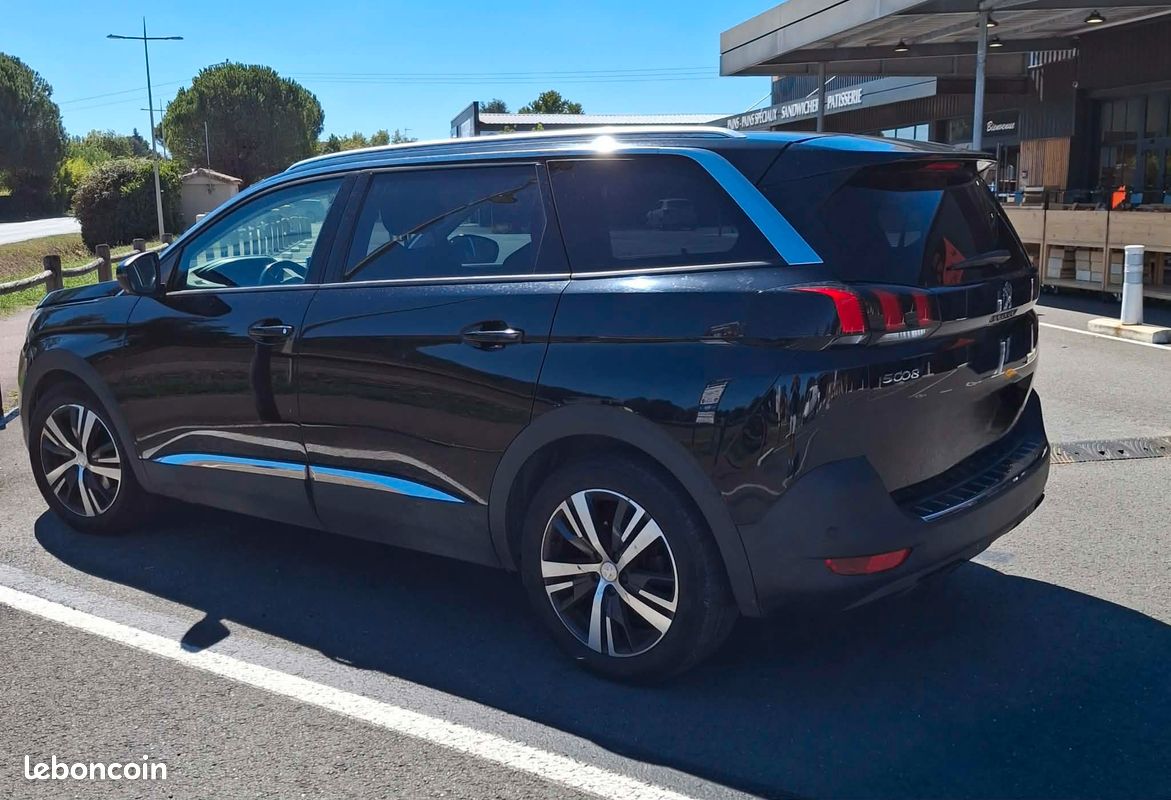 PEUGEOT 5008 Allure Blue HDI (image 2)