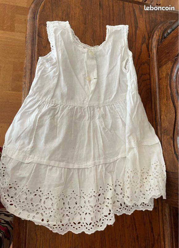 Linge ancien sous robe dentelle (image 1)