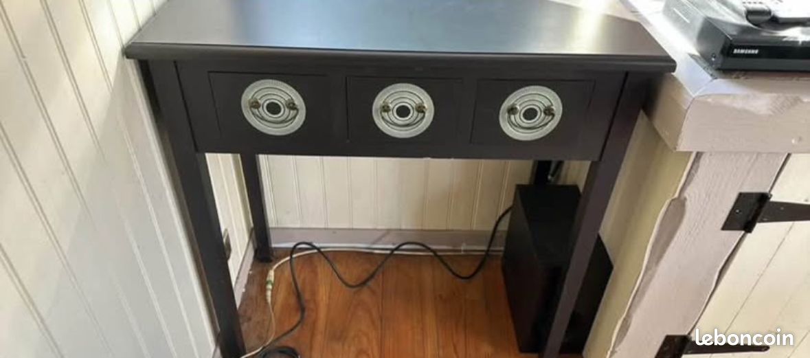 Console (image 1)