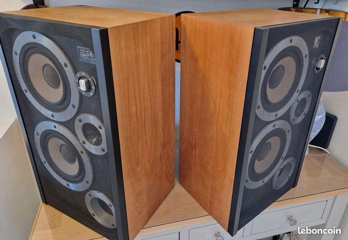 Paire D'enceintes Wharfedale E Thirty – Vintage UK – Fonctionnelles – Beiges