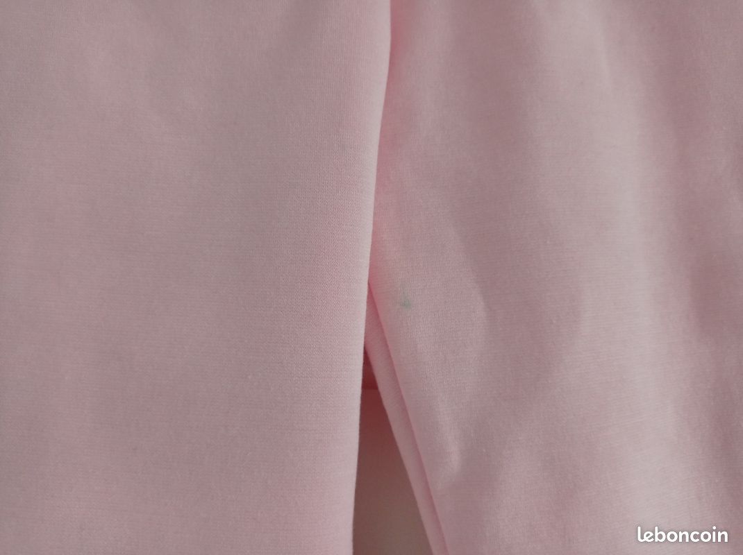 Legging rose clair fille 10 ans habillé perle et strass en forme noeud papillon Neuf étiqueté jamais porté Mini tâche. Voir photo 3 Matière un peu épaisse Taille élastique (image 3)
