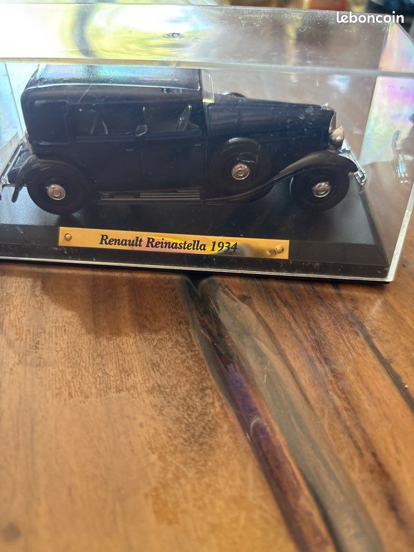 Véhicule miniature 1/43 Renault reinastella (image 1)