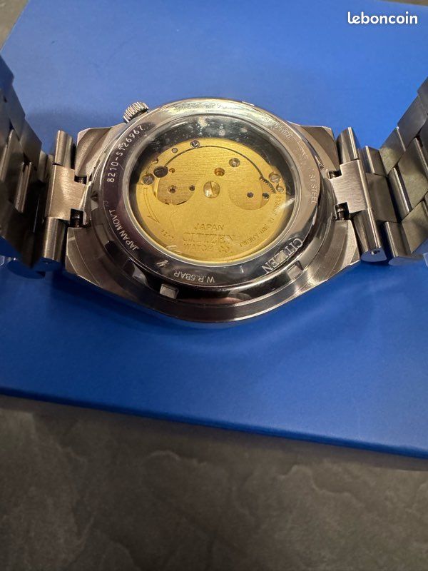 Montre Citizen Tsuyosa Pantone Glowing Blue neuve ref NJ0158-89L - jamais portée (image 4)