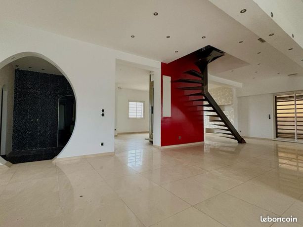 Maison 4 pièces 200 m²