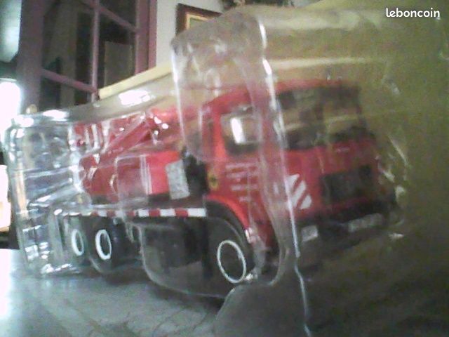 Camion Grue 15 T pompiers sur Saviem EPG (image 1)