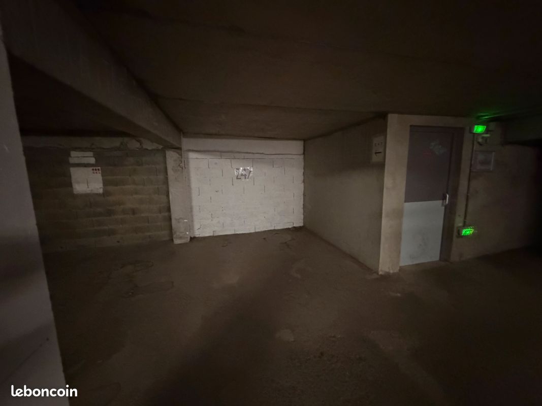 Emplacement de parking · à Les Orres · 19 000 €