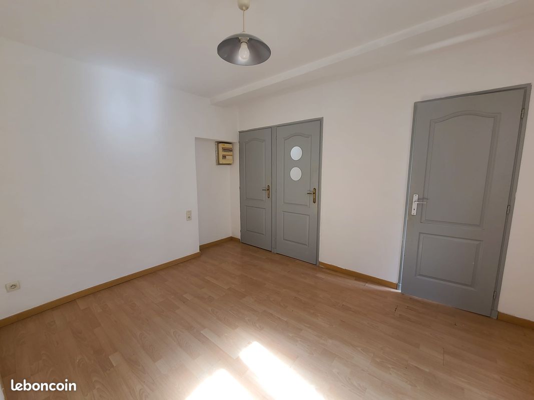 Appartement 1 chambre et bureau (image 3)