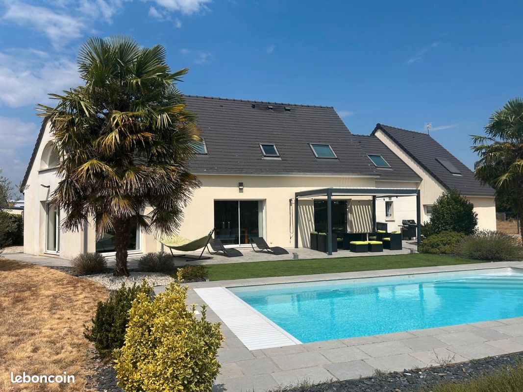 Maison 9 pièces 190 m² · à Savigné-l'Évêque · 190 m² · 379 000 €