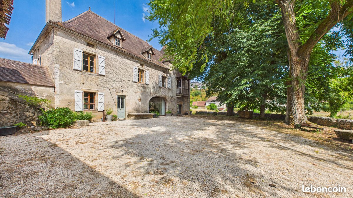 Propriété 8 pièces 300 m² (image 2)