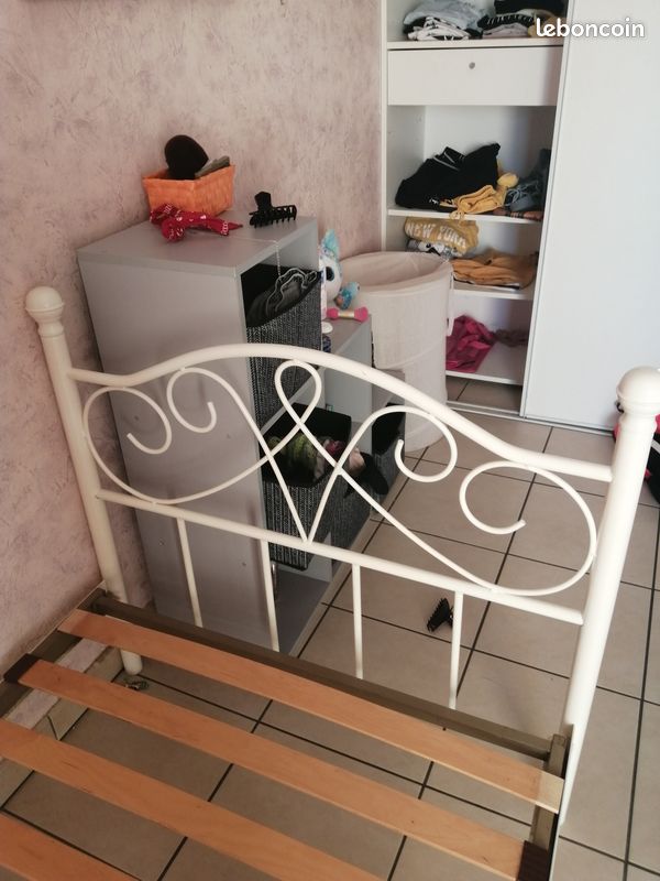 Cadre de lit + sommier (image 1)