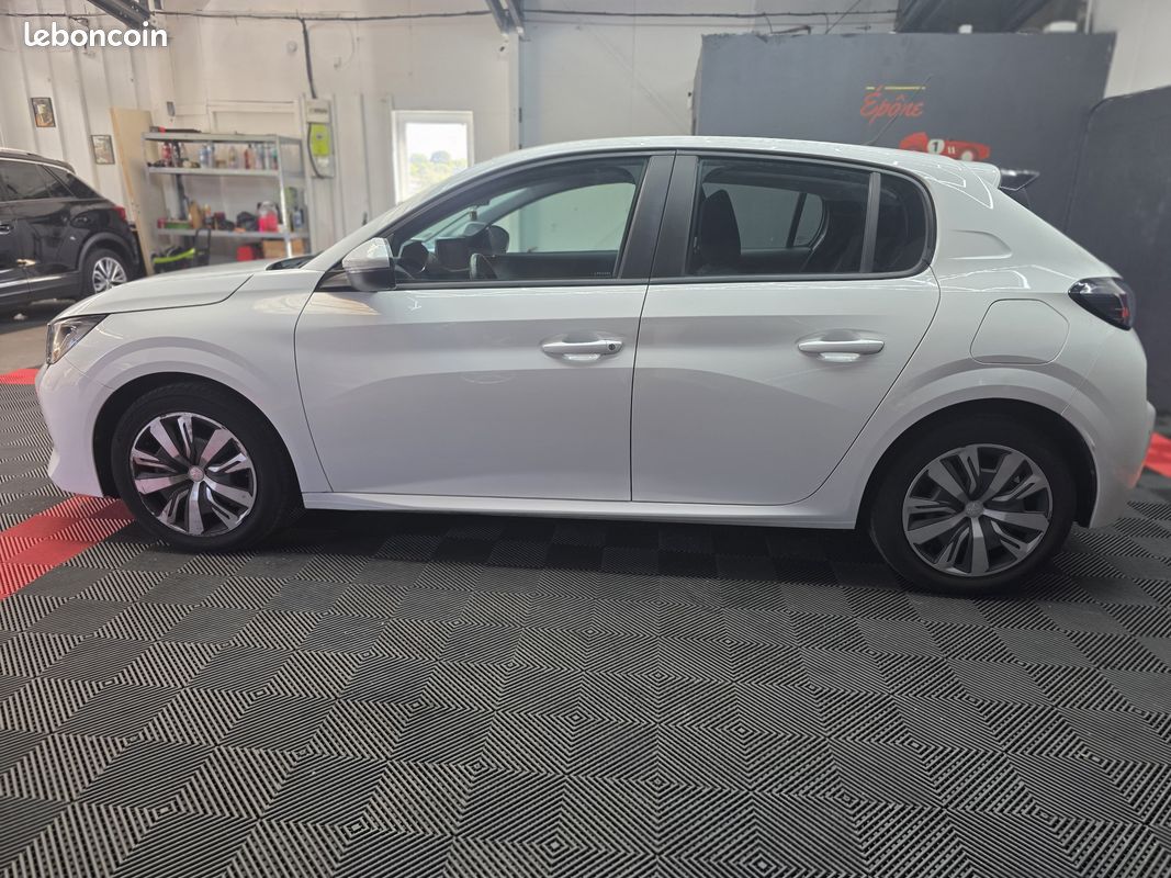 PEUGEOT 208 1.2 pure-tech (image 8)