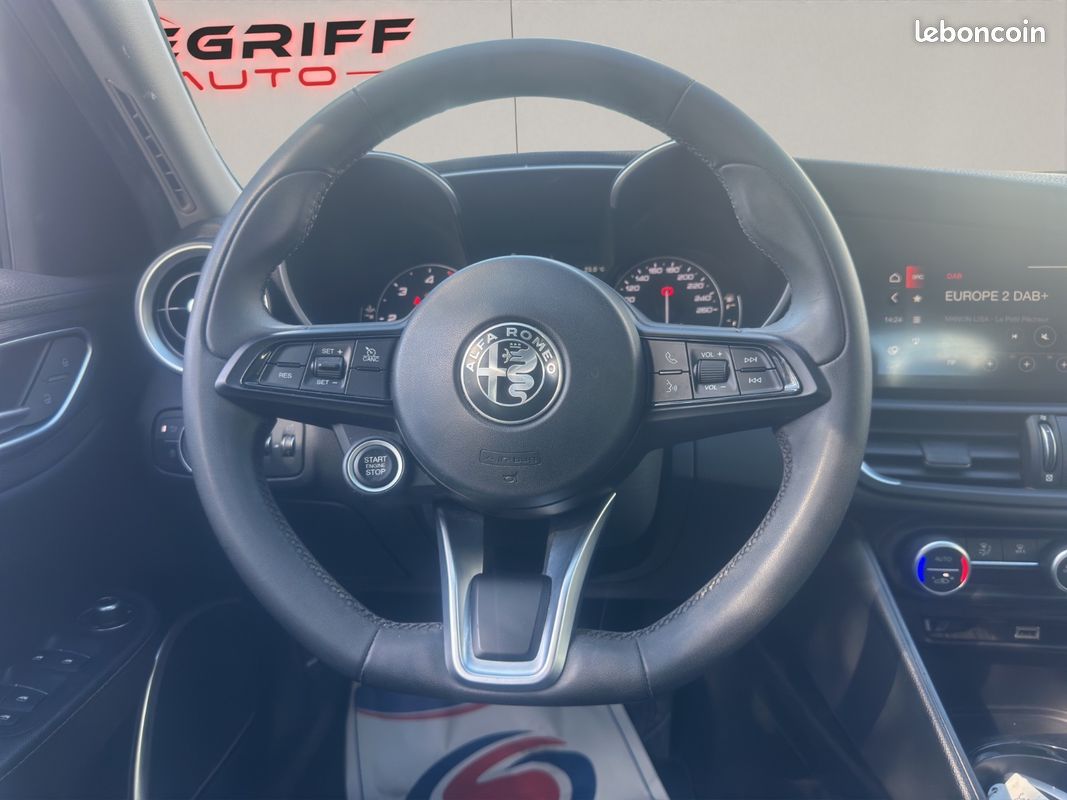 ALFA ROMEO GIULIA MY20 2.2 160 ch AT8 Super (image 12)