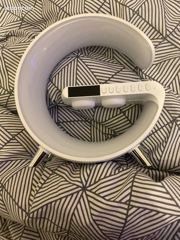 Chargeur à induction avec led qui fais réveil (image 1)