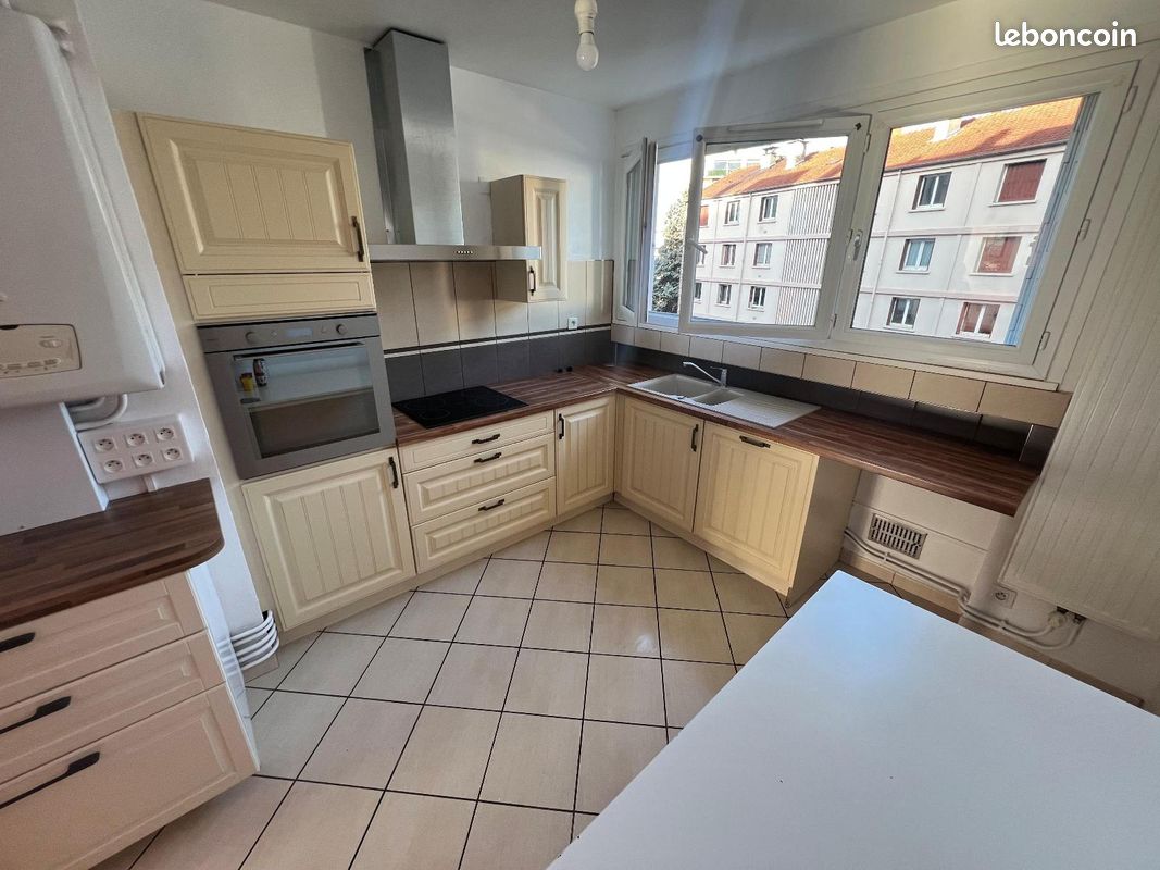 Appartement 4 pièces 90 m² · à Clermont-Ferrand · 90 m² · 895 €